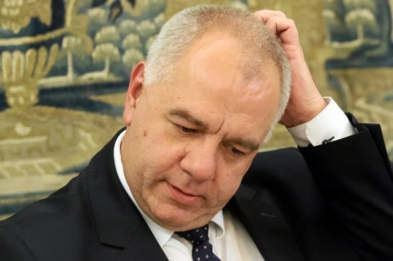 Choć plebiscyt na Młodzieżowe Słowo Roku został anulowany przez PWN, tajemnicą poliszynela jest, iż wygrało nazwisko wicepremiera Jacka Sasina.