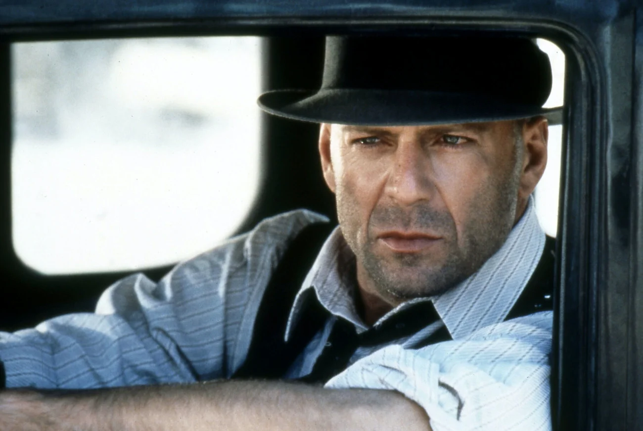 Na afazję choruje Bruce Willis. Na afazję choruje Bruce Willis.