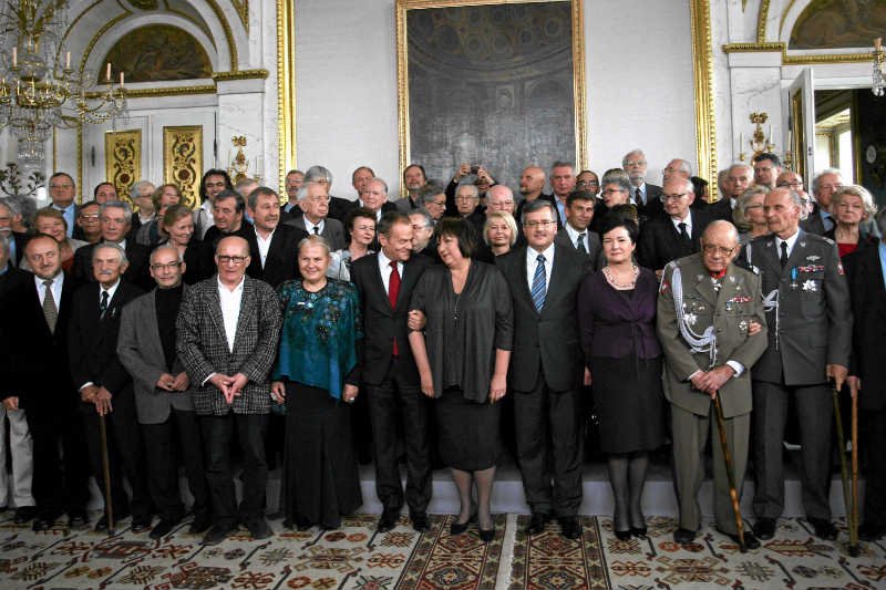 Kandydaci w tej kampanii mniej eksponują komitety poparcia lub w ogóle ich nie organizują. Na zdjęciu prezentacja komitetu honorowego Bronisława Komorowskiego w 2010 r.