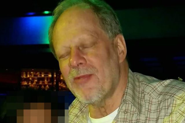 Stephen Paddock to sprawca największej masakry w historii USA, w wyniku której zginęło co najmniej 50 osób.