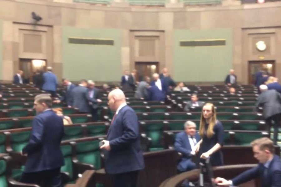 Paweł Kukiz nie zostawił suchej nitki na posłach spieszących się do domów