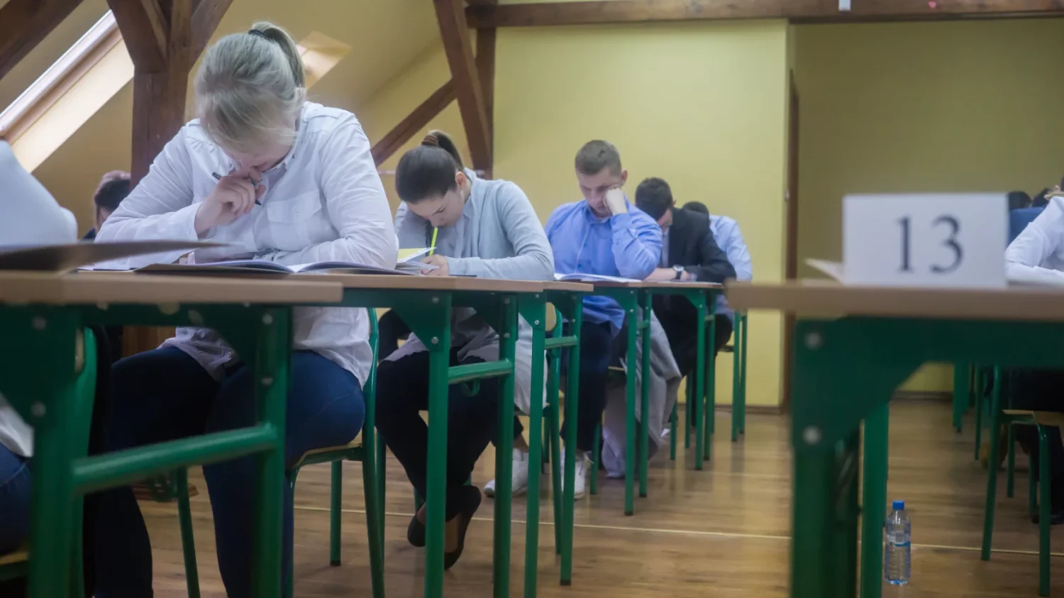 Matura z polskiego unieważniona przez smartfony. CKE nie miała ma litości Matura 2026