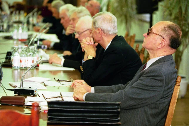 Generał Jaruzelski w Sejmie, podczas posiedzenia komisji odpowiedzialnosci konstytucyjnej w sprawie wprowadzenia stanu wojennego. Rok 1996