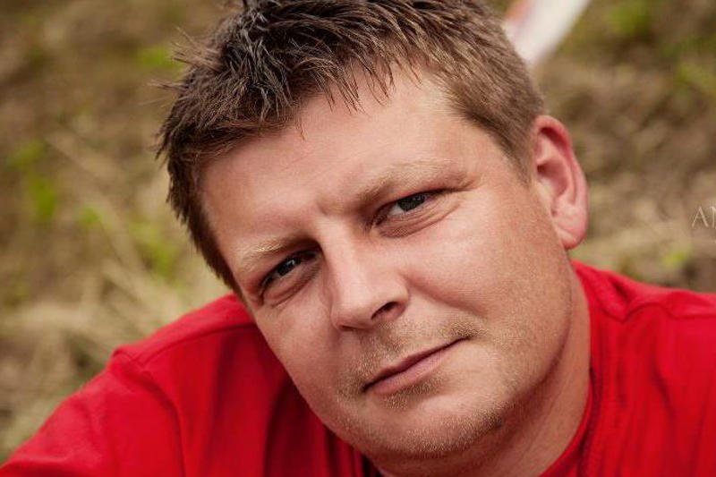 Syn Andrzeja Wójcika przypadkiem "zachomikował" folder, w którym znajdowało się 65 tys. plików, w tym materiały firmy Longpress