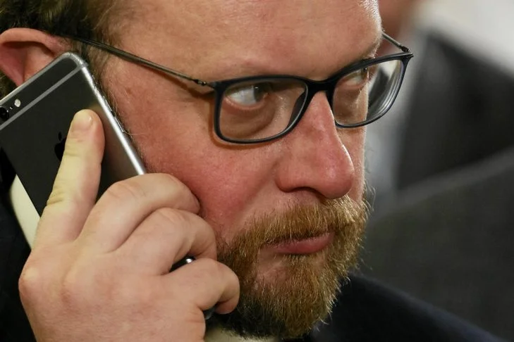 Minister Łukasz Szumowski i niejasności otaczające jego finanse to temat publikacji "Gazety Wyborczej" i OKO.Press.