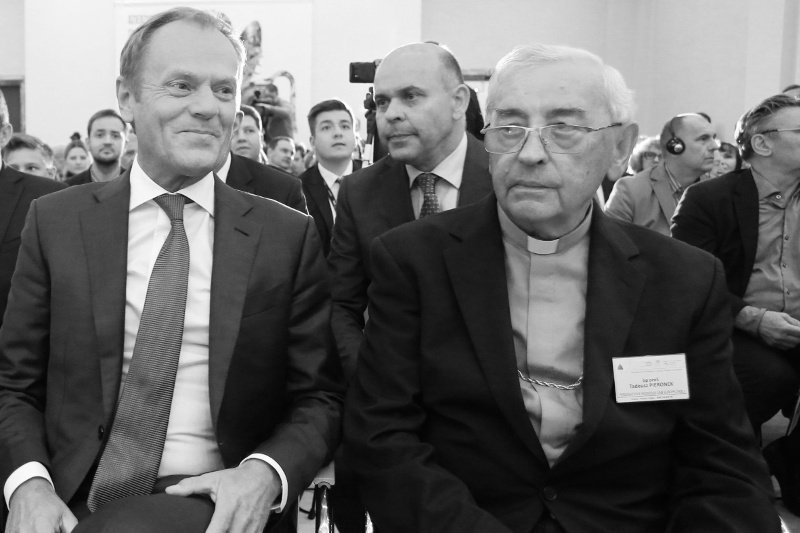 Przewodniczący RE pożegnał zmarłego biskupa Tadeusza Pieronka.