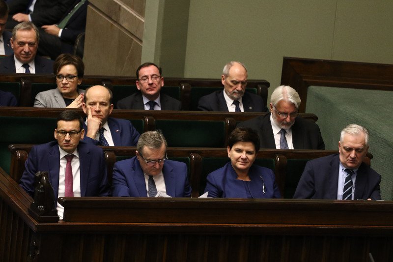 Politycy PiS doskonale wiedzą, jak korzystać z publicznych środków.