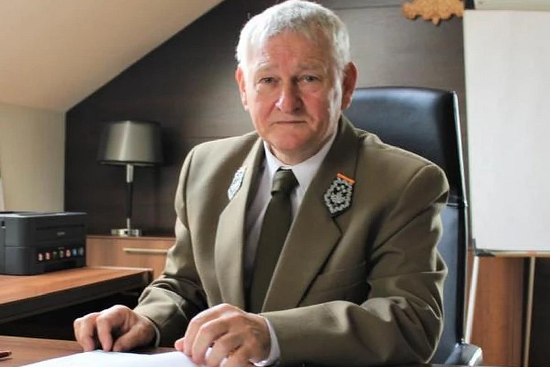 Józef Kubica, szef Lasów Państwowych, kupił dom za bezcen -podaje Onet.