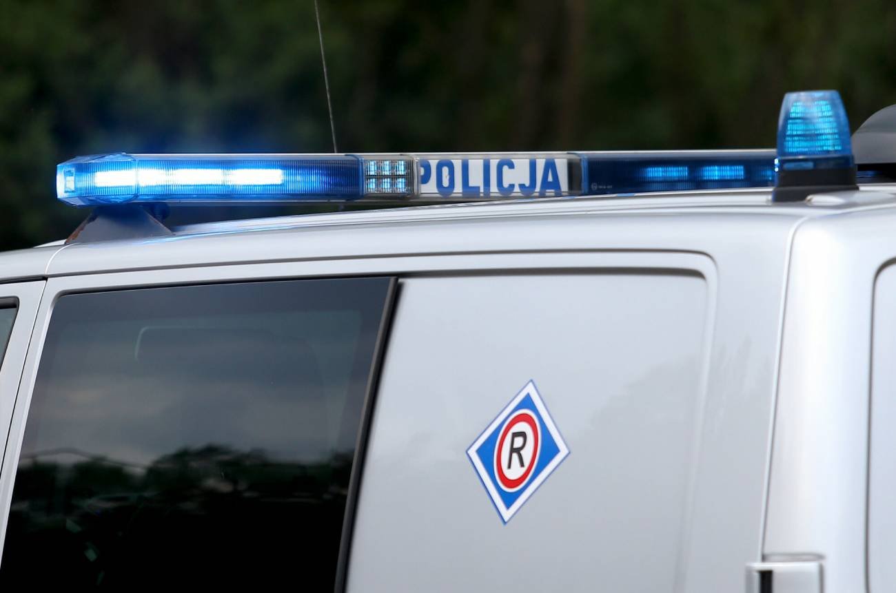 Martwa kobieta znaleziona w swoim mieszkaniu. Podejrzany mężczyzna w lesie