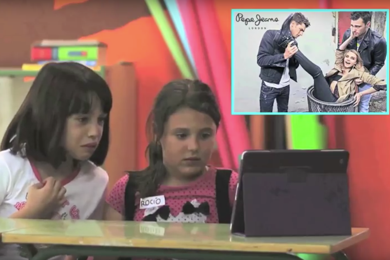 Dzieci nie mogły zrozumieć, dlaczego modelka cieszy się, że jest w koszu na śmieci. Nic dziwnego, bo wydaje się to być całkowicie nieracjonalne.