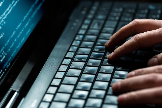 Gdańska Kancelaria Prawna "Lex Superior" oskarża o rozpowszechnianie w sieci treści pornograficznych. Ofiarami padają zwłaszcza klienci Orange i emeryci.