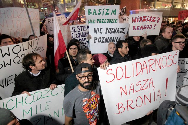 Manifestacja "Stop rasizmowi", którą zorganizowano po tym, jak w centrum Poznania pobity został Syryjczyk