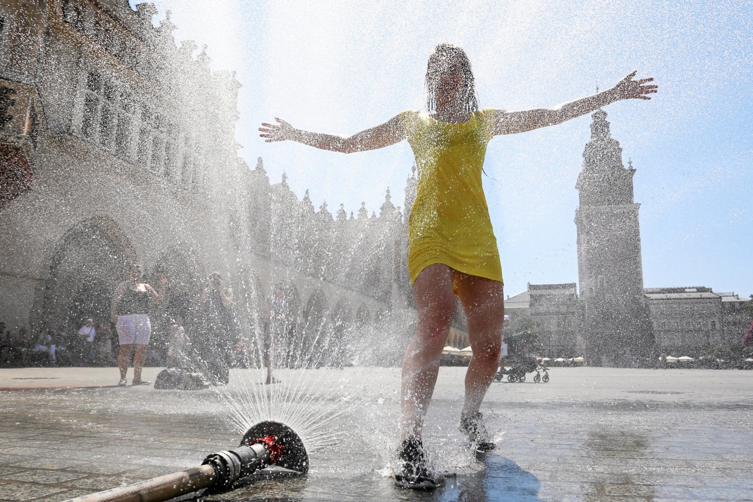 Kurtyny wodny to niezawodny sposób na ochłodę w zabetonowanych centrach miast