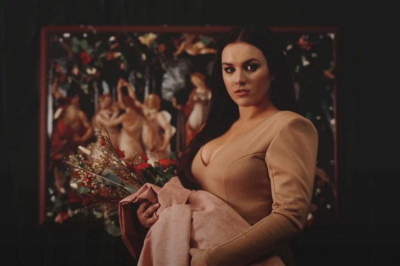 Ewa Farna w teledysku "Ciało".