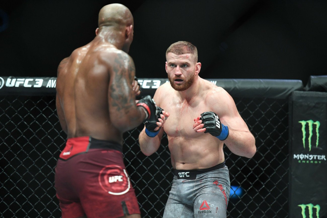 Jan Błachowicz to najlepszy polski zawodnik w UFC. W październiku 2021 roku stracił jednak tytuł mistrza świata.