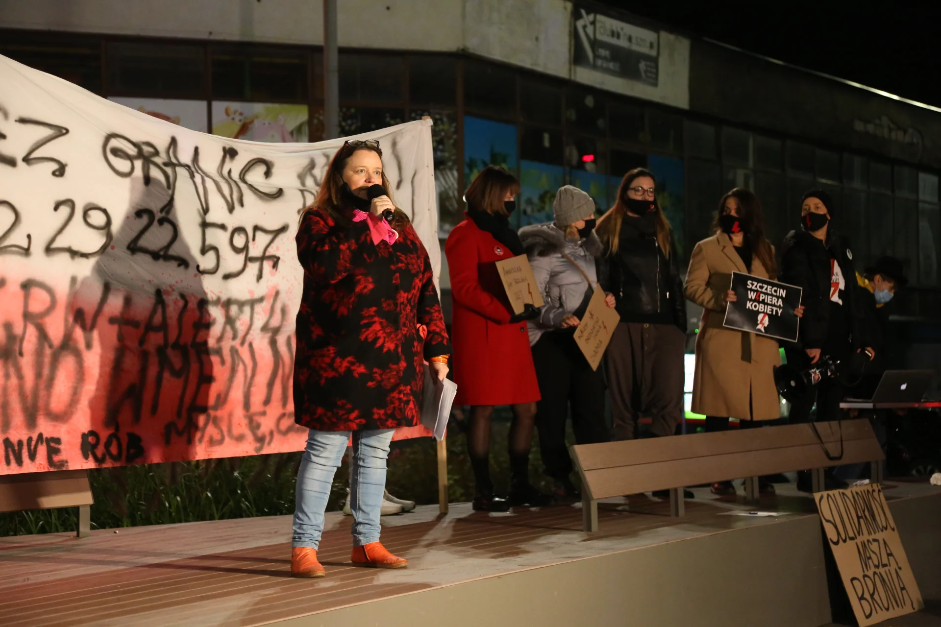 Bogna Czałczyńska w czasie szczecińskiego protestów Strajku Kobiet