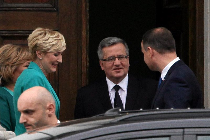Bronisław Komorowski bierze w obronę Pierwszą Damę Agatę Korhnauser-Dudę.
