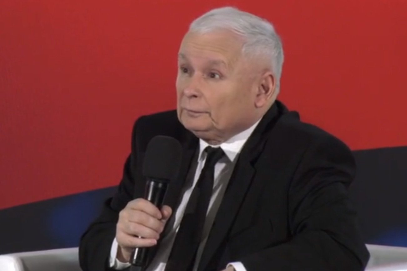 Prezes Prawa i Sprawiedliwości Jarosław Kaczyński na spotkaniu z wyborcami w Ełku.