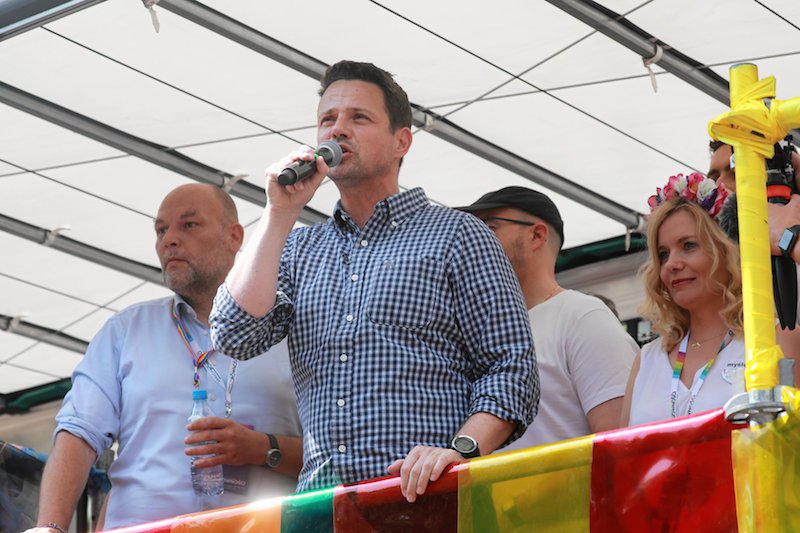 Rafał Trzaskowski otwierał Paradę Równości w Warszawie. Wydarzenie odbyło się pod jego patronatem.