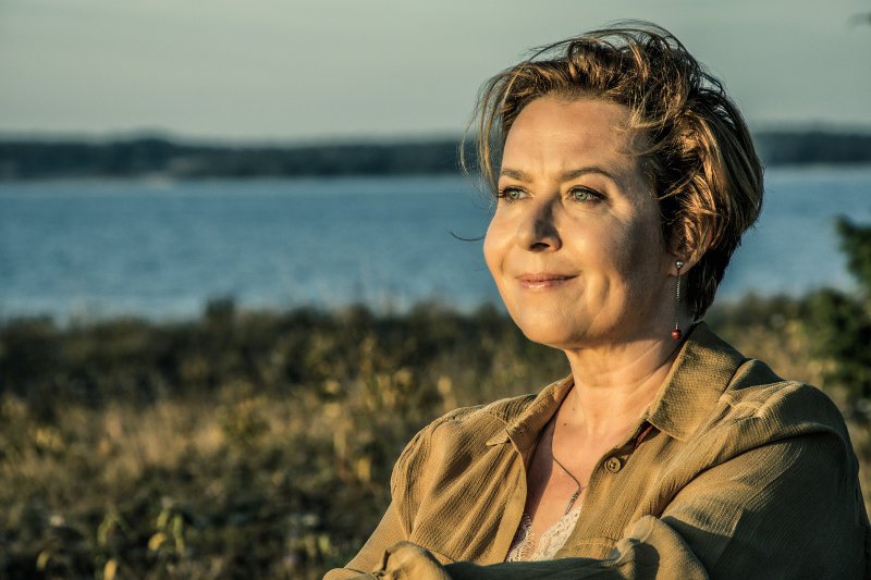 "Odrodzone królestwo", bestsellerowy cykl powieści historyczno-fantastycznych Elżbiety Cherezińskiej, doczekał się czwartego tomu pt. "Wojenna korona"