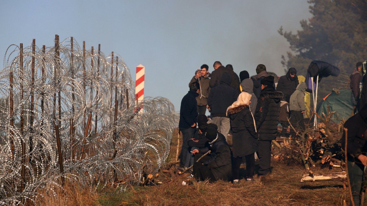 Niemieccy aktywiści nie zostali wpuszczeni do migrantów, by udzielić im pomocy humanitarnej.