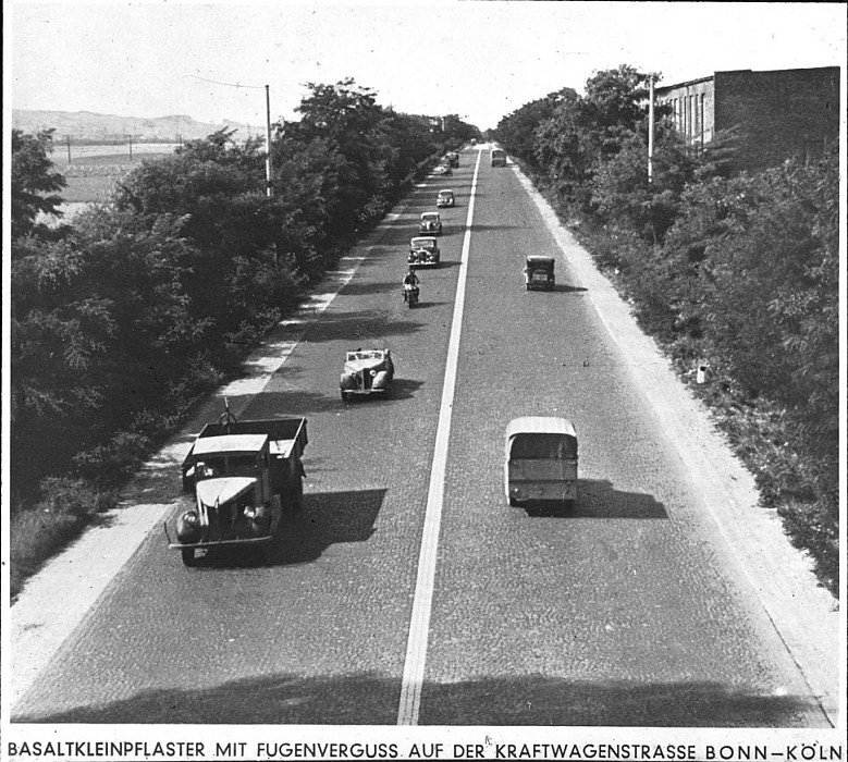 Pierwszą niemiecką autostradę otwarto 8 sierpnia 1932 roku, a więc przed wygraniem przez NSDP wyborów do Reichstagu.