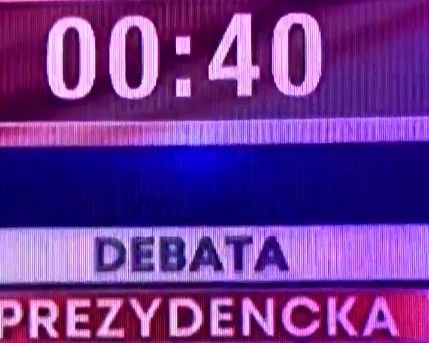 W trakcie debaty uważni widzowie mogli zauważyć, że zegar działał nieprawidłowo. Debata prezydencka. Zegar TVP działał nieprawidłowo? Znikały sekundy.