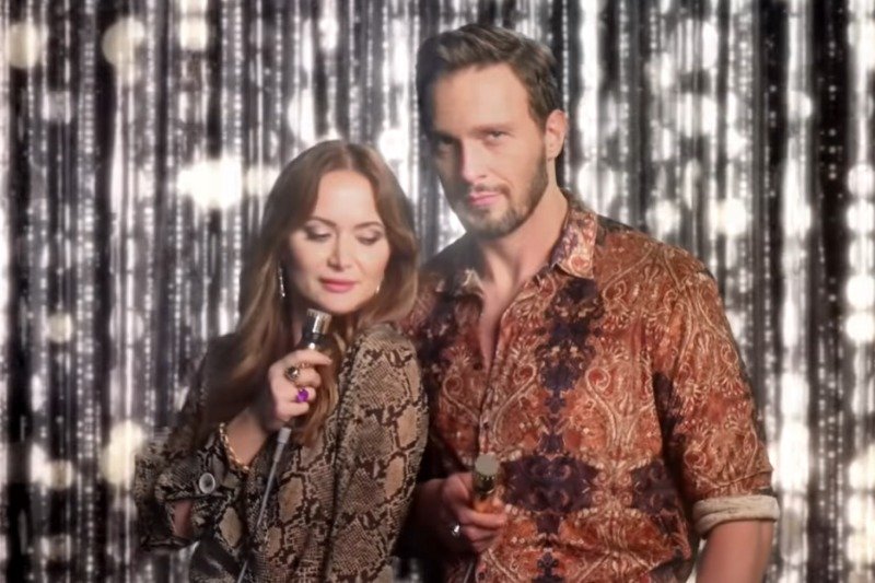 Utwór promujący nową część filmu Kogel Mogel wykonują Anna Rusowicz i Sławek Uniatowski. Konwencja klipu z przymrużeniem oka nawiązuje do stylistyki lat 80.