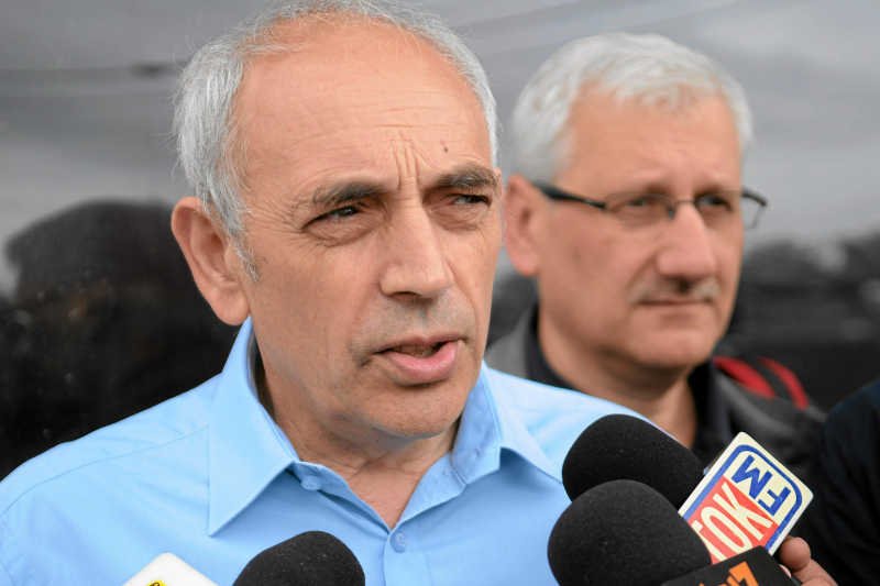 Rektor Politechniki Wrocławskiej mówi, że uczelnie zbyt słabo starają się o przyciągnięcie firm.