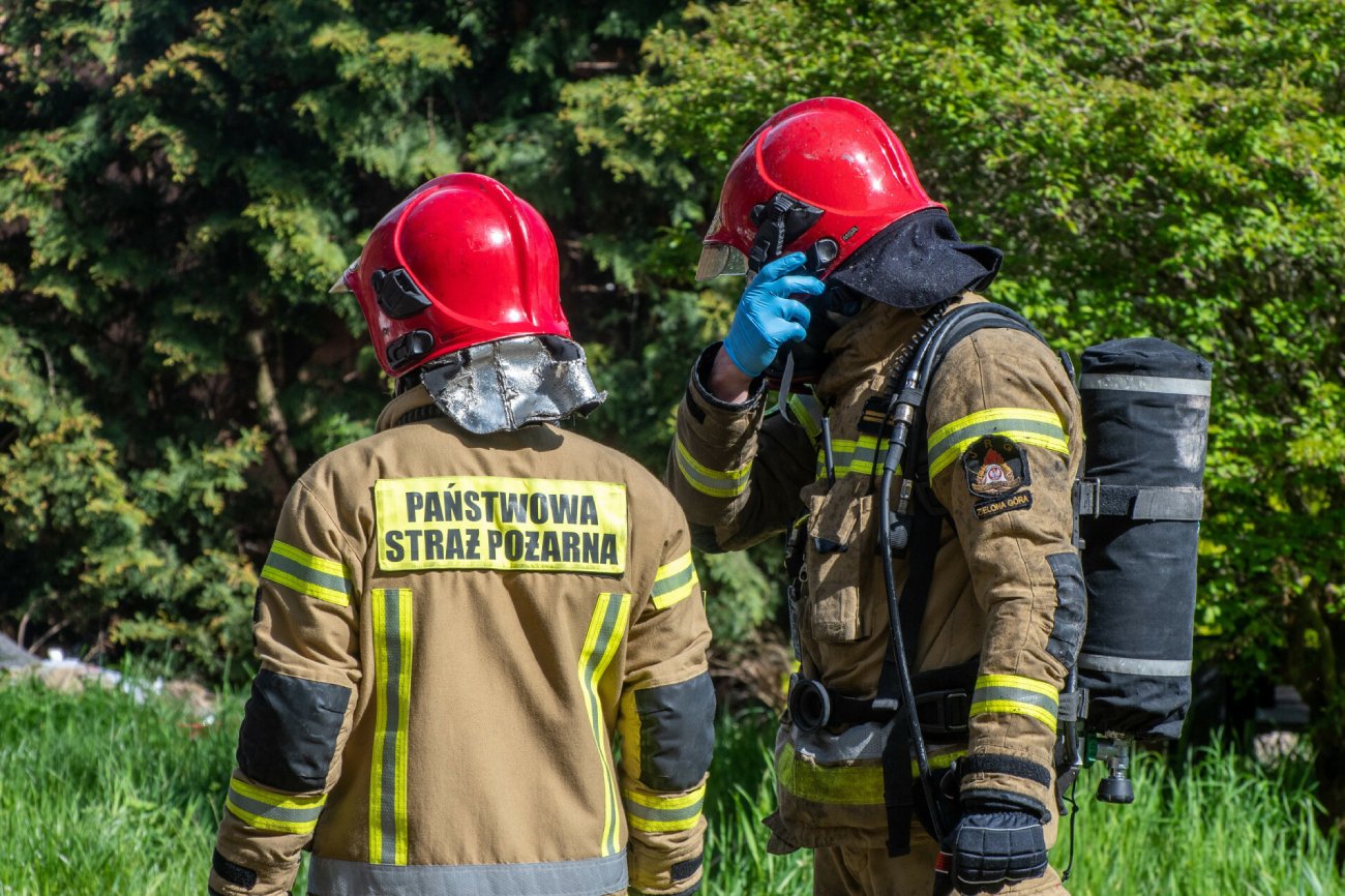 Strażacy gasili pożar i nie zauważyli zwłok. Jest decyzja prokuratury