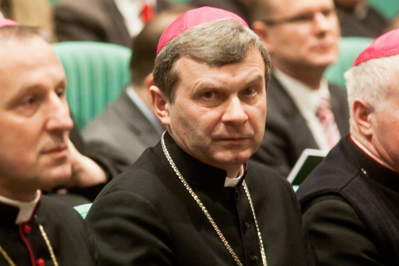 Biskup apeluje do narodu o.. trzeźwość. Na antenie Radia Maryja skrytykował popularne przyśpiewki