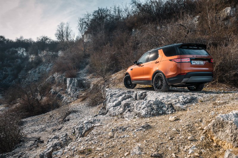 Nowy Land Rover Discovery to auto wymagające - trudnych tras