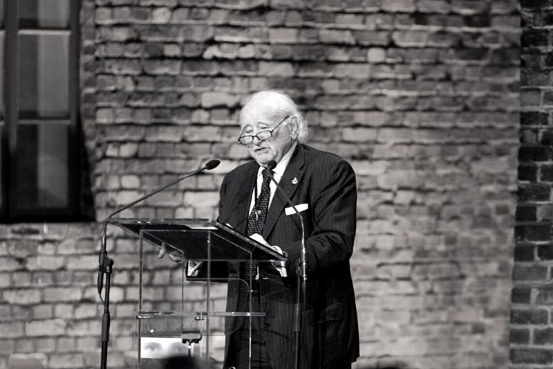 Roman Kent nie żyje.