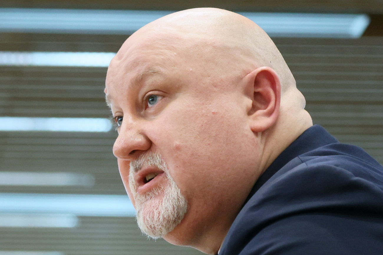 Były konsul z Hongkongu o aferze wizowej PiS. "Przyszło 17 maili z nazwiskami".