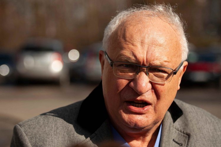 Prof. Simon uważa, że należy zamknąć kościoły w czasie epidemii koronawirusa.