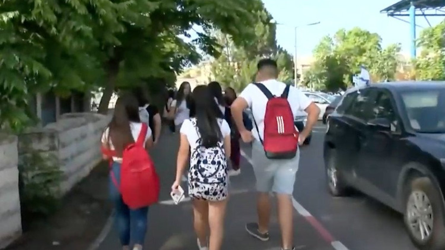 Przedwczesne otwarcie szkół w Izraelu zakończyło się katastrofą. Jak było w innych krajach?