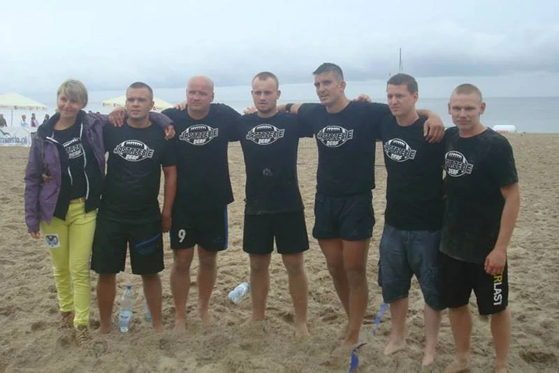 Zawodnicy Jastrzębie Deaf Rugby Wejherowo podczas turnieju rugby plażowego