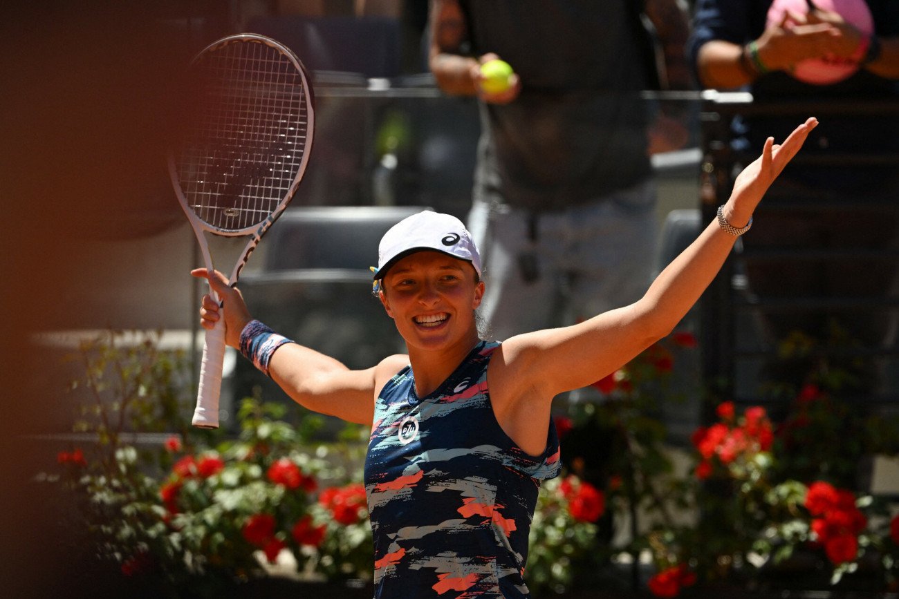 Iga Świątek w niedzielę zwyciężyła w turnieju WTA 1000 w Rzymie. W finale Polka ograła w dwóch setach Ons Jabeur.
