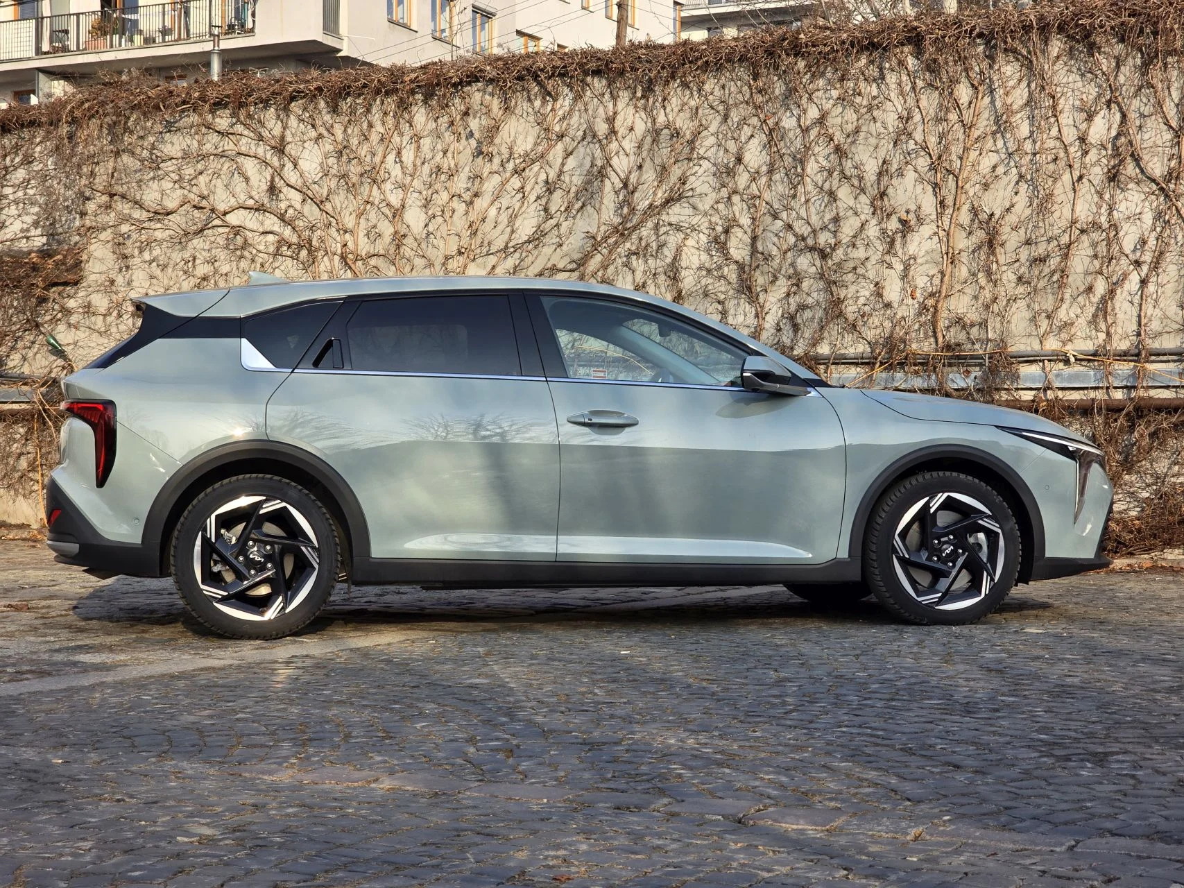 KIA K4