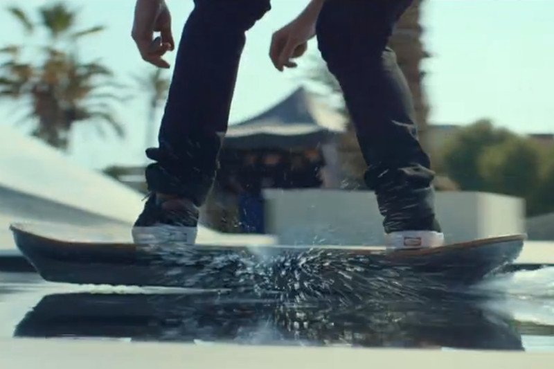 Latająca deska Lexusa naprawdę powstała.