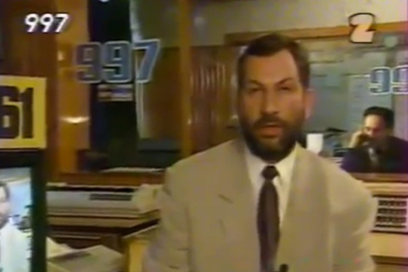 "997" Michała Fajbusiewicza wraca na antenę TVP. Pierwszy odcinek kryminalnego magazynu w czwartek 5 października o 22.40. Na zdjęciu – program "997" z 1993 r.