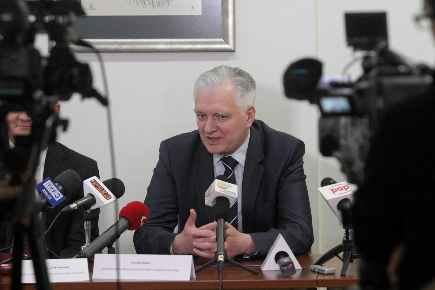 Porozumienie Jarosława Gowina sprzeciwia się planom PiS ws. uderzenia w wolne media nowym podatkiem od reklam.