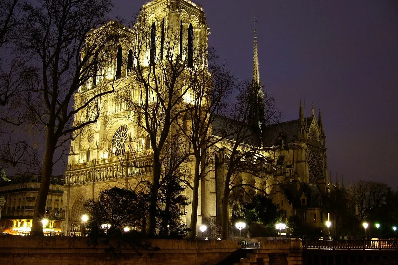 Katedra Notre-Dame w Paryżu.