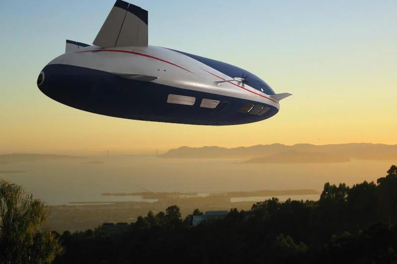 Prototyp sterowca firmy World Aeros wzorowany na popularnych Zeppelinach.