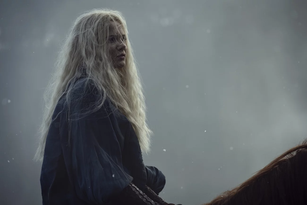 Freya Allan jako Ciri w drugim sezonie "Wiedźmina".