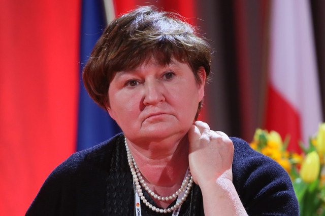 Prof. Magdalena Środa uważa, że Polska znajdzie się w trudnej sytuacji, jeśli prawica będzie w stanie zmienić konstytucję