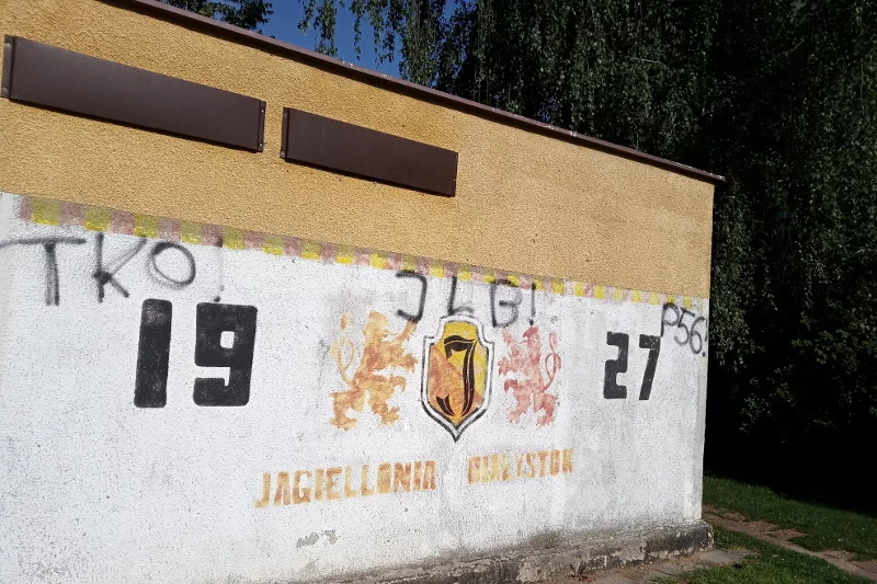 Kibice stanęli "w obronie miasta" na zaproszenie abpa Wojdy - uważa uczestnik Marszu Równości.