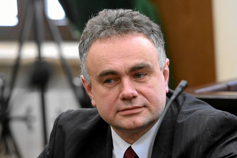 Tomasz Sakiewicz podczas procesu z Adamem Michnikiem