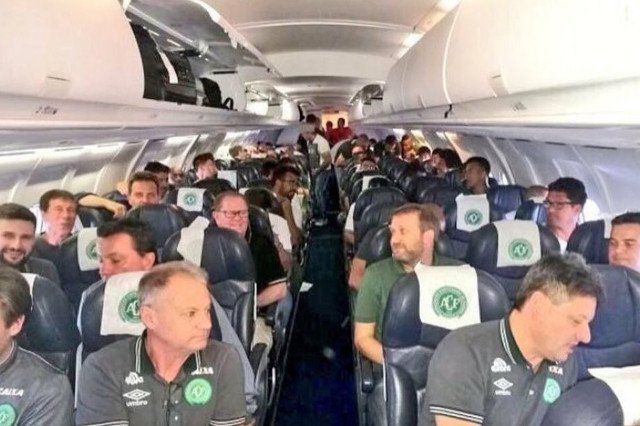 Katastrofa samolotu w Kolumbii. Zginęli członkowie brazylijskiej drużyny piłkarskiej.