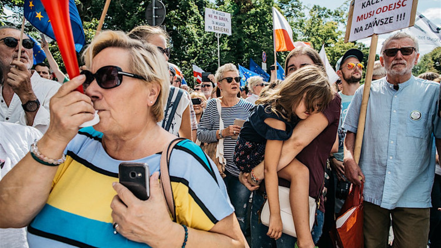 Nie ma szans na to by Polacy masowo wyszli na ulice w obronie trójpodziału władzy
